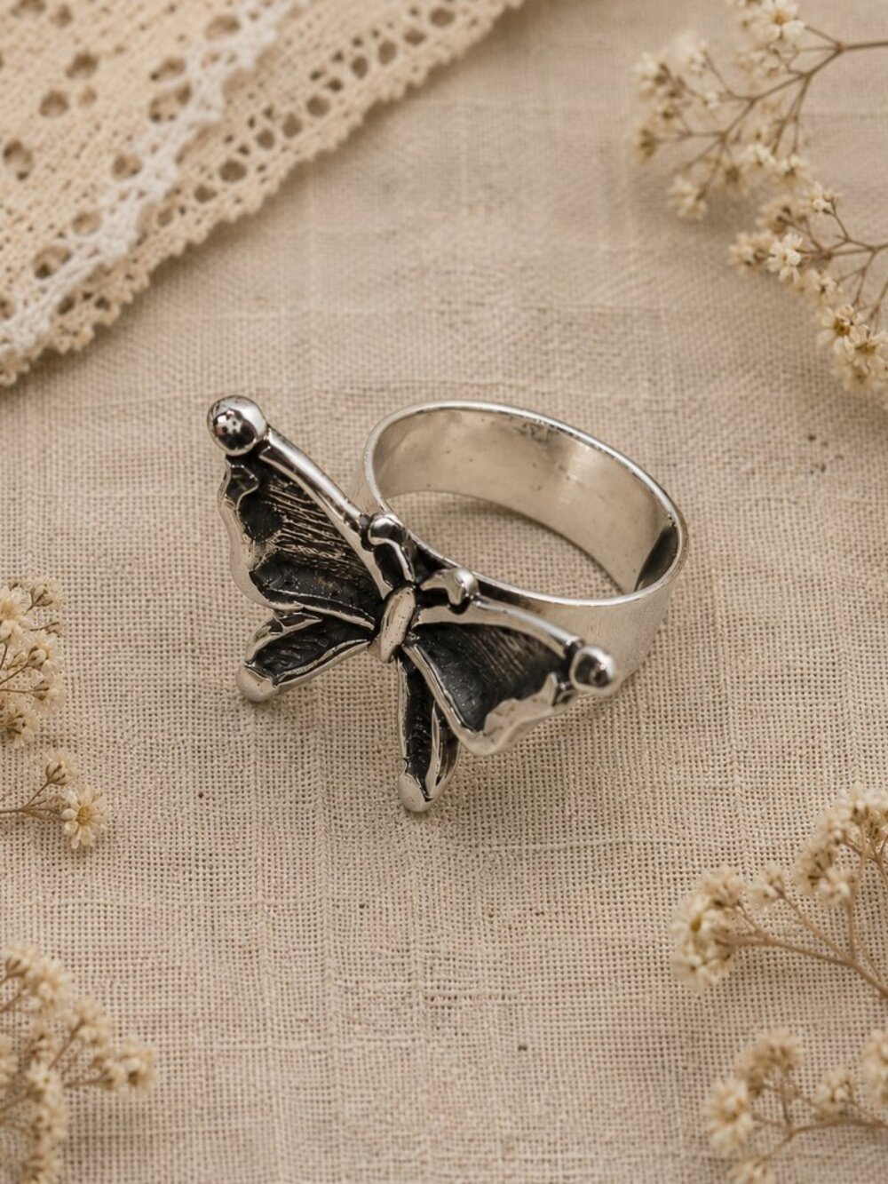 🦋 Butterfly Ring